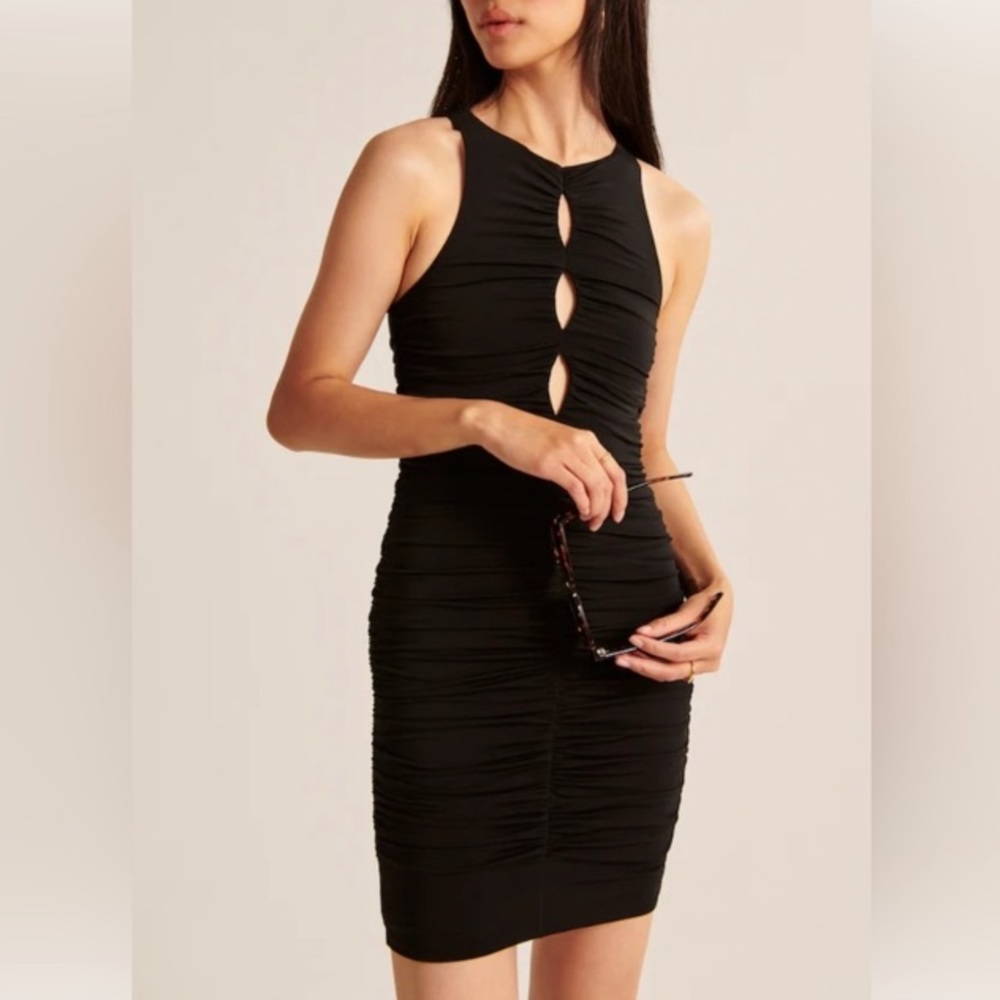 😍Abercrombie & Fitch Keyhole Ruched Mini Dress